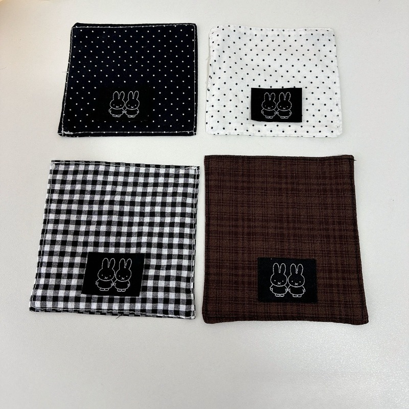 Embroidery Cloth - แผ่นรองแก้วผ้าลายมิฟฟี่สุดน่ารัก ซีรีส์การ์ตูนสุดสร้างสรรค์ งานปักขนาดเล็กประณีต สำหรับแก้วชา แก้วกาแฟ อุปกรณ์ตกแต่งบ้าน