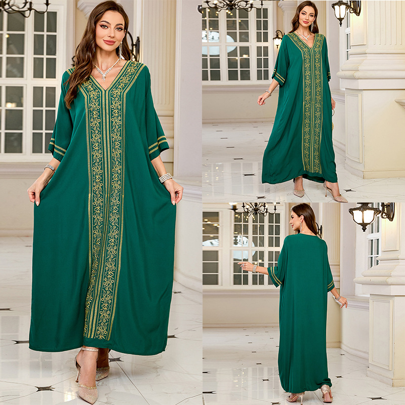 Embroidery Kaftan - ชุดคลุมว่ายน้ำปักลาย คอวี แขนสั้น สำหรับผู้หญิง ชุดคาฟทัน