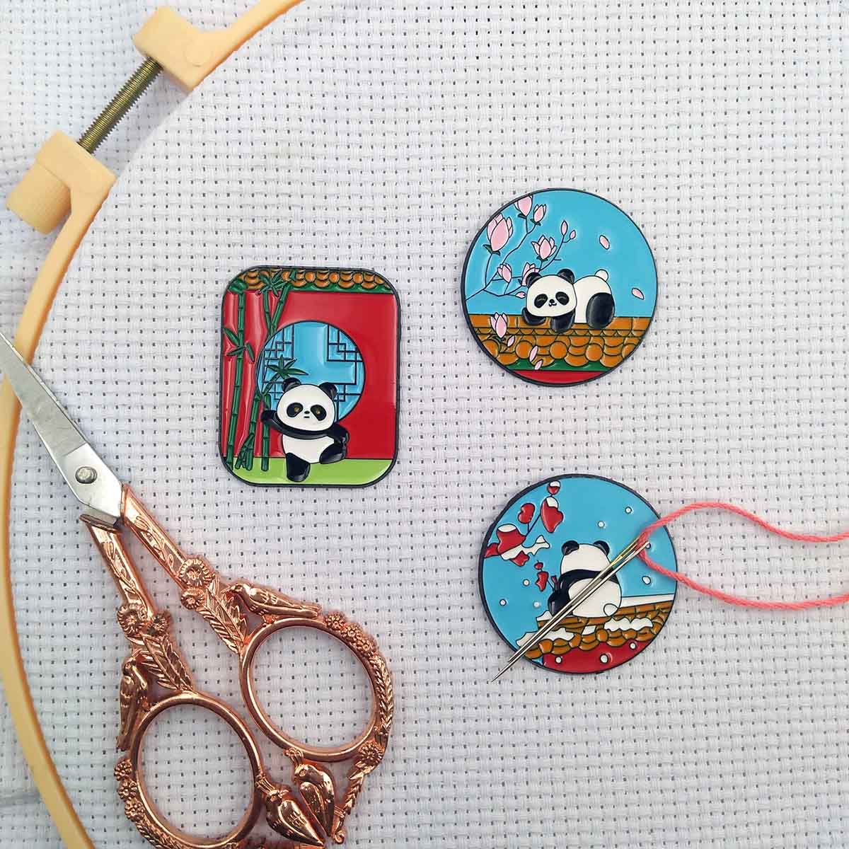 Needle Minder Magnet - น่ารักแพนด้าแม่เหล็กเข็ม Minder สําหรับปักครอสติส,อุปกรณ์เย็บปักถักร้อย,เข็มเย็บผ้าอุปกรณ์ศิลปะ,เครื่องมือเย็บปักถักร้อย