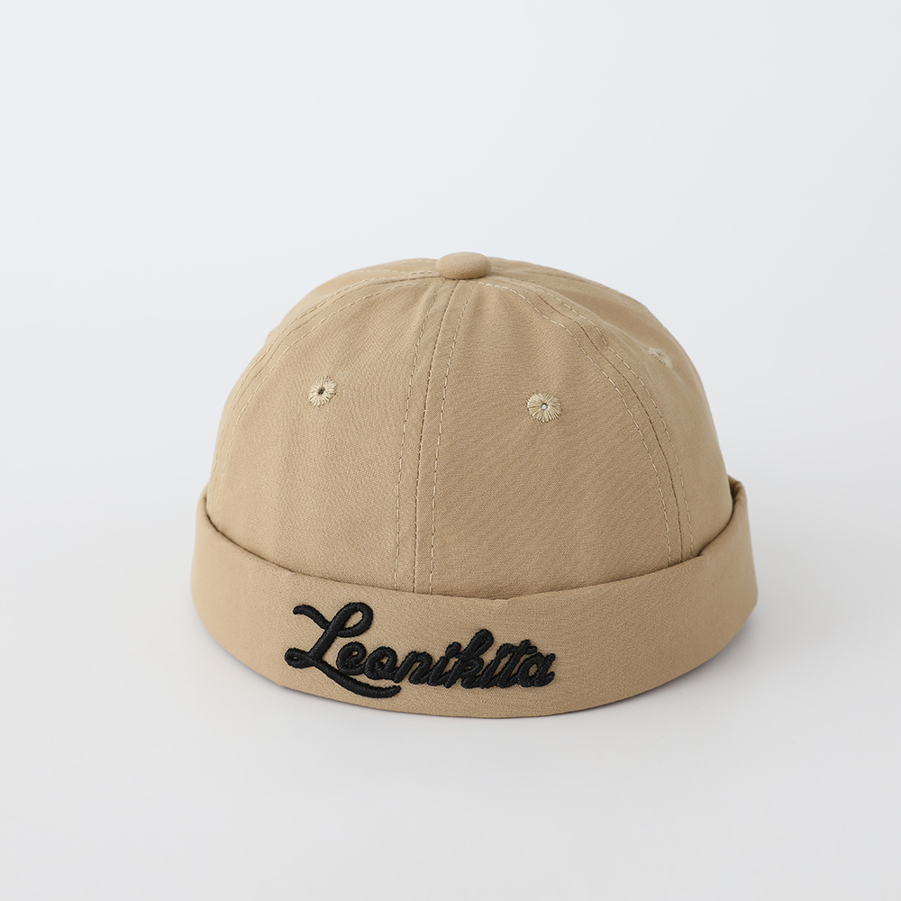 Embroidery Cap - หมวกปักลายภาษาอังกฤษแบบเขียนด้วยลายมือสำหรับเด็ก ดีไซน์ไม่มีปีกทำจากผ้าฝ้ายเนื้อนุ่ม เหมาะสำหรับการแสดงบนท้องถนนและการเล่นบทบาทสมมติ