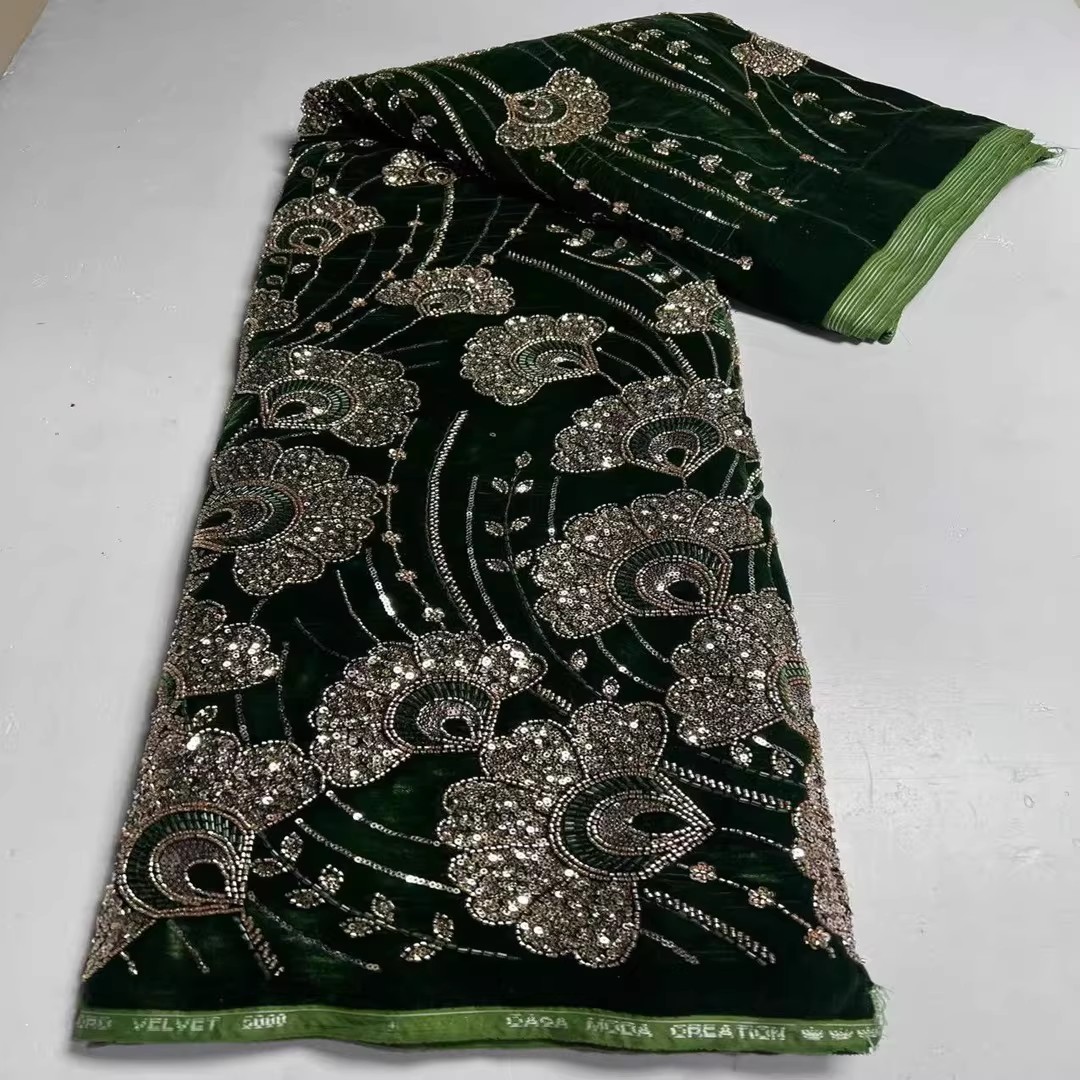 Embroidery Beads - ผ้ากำมะหยี่ใหม่ 5 หลา ประดับเลื่อม ลูกปัด และงานปักลาย