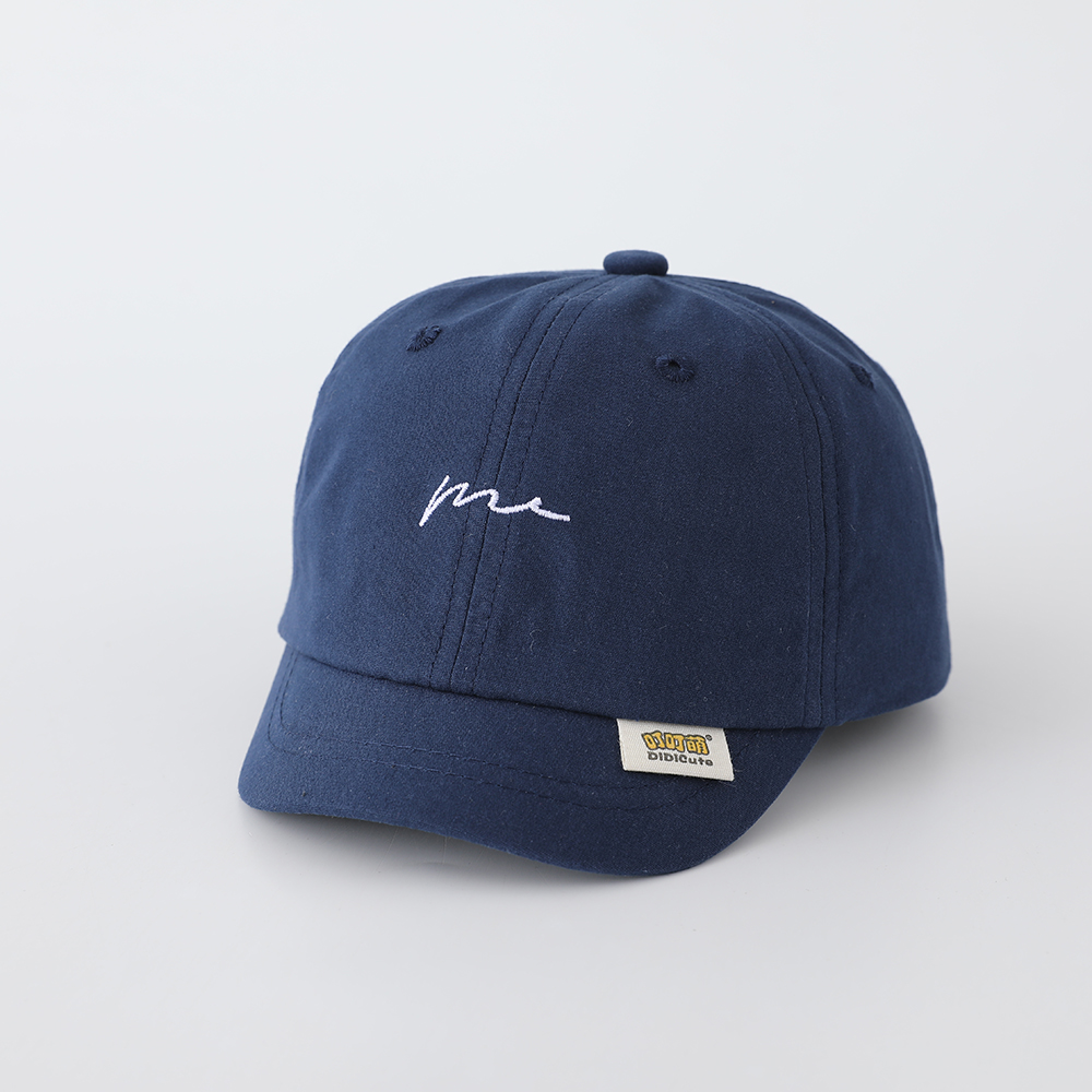 หมวกเบสบอลปักลายตัวอักษร 'Me'  - Embroidery Cap บทวิจารณ์และราคา