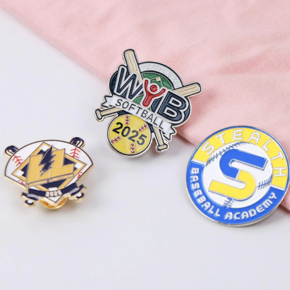 เข็มกลัดรูปโลโก้บริษัทแบบกำหนด - Embroidery Illustration บทวิจารณ์และราคา