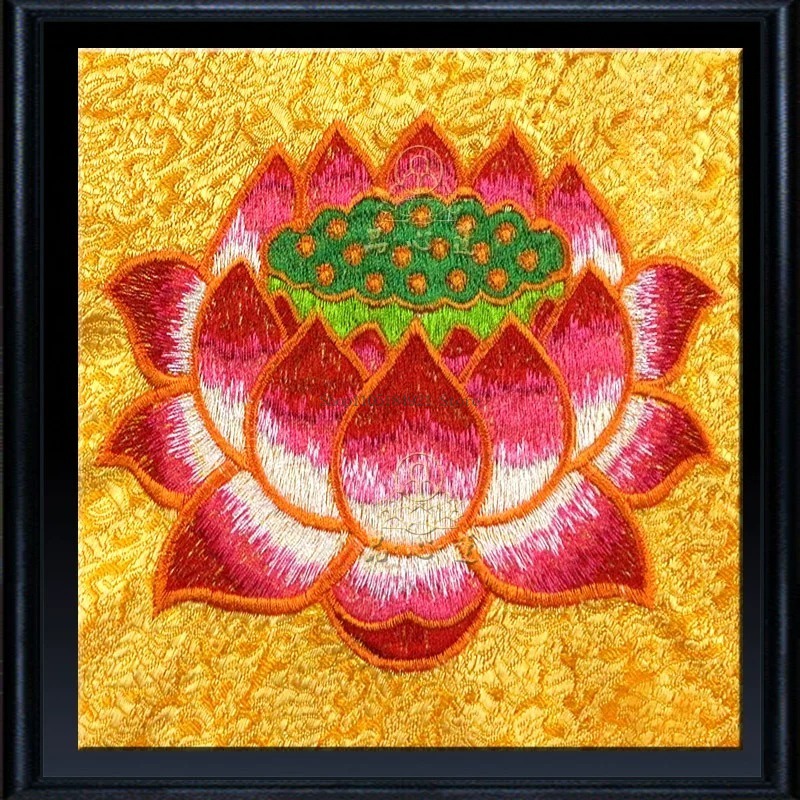 ผ้าซาตินปักลายดอกบัว 42 ซม. ผ้ - Embroidery Cloth บทวิจารณ์และราคา