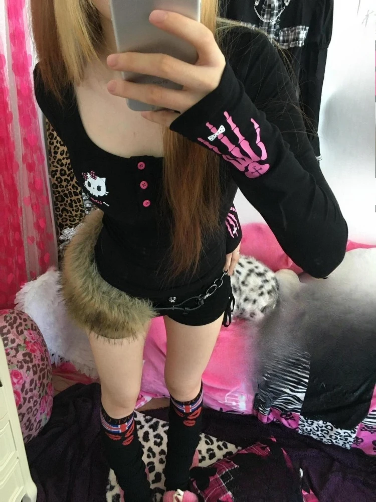 เสื้อยืดพิมพ์ลายการ์ตูนวินเทจ  - Embroidery Origin บทวิจารณ์และราคา
