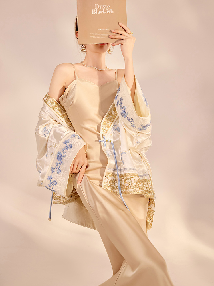 เสื้อแจ็คเก็ตผู้หญิงทรงหลวมหรู - Embroidery Origin บทวิจารณ์และราคา