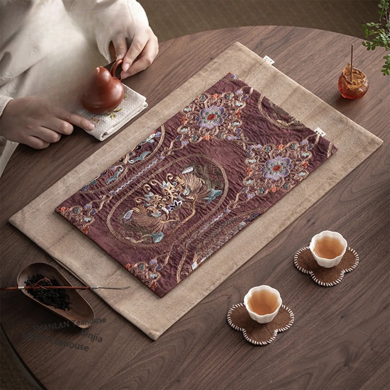 ผ้าปูโต๊ะลายปักแบบโบรเคด แผ่นร - Embroidery Cloth บทวิจารณ์และราคา